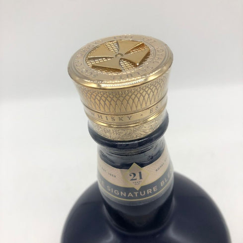 ロイヤルサルート 21年 シグネチャーブレンド 青陶器ボトル 700ml 40% ROYAL SALUTE スコッチウイスキー1420g【B2】
