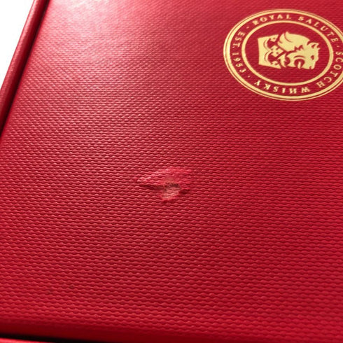 シーバス ブラザーズ ロイヤルサルート 24年 コニャックカスクフィニッシュ 赤陶器ボトル 700ml 40% ROYAL SALUTE CHIVAS BROTHERS 1422g【B2】