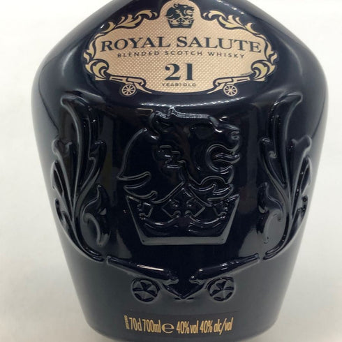 ロイヤルサルート 21年 シグネチャーブレンド 青陶器ボトル 700ml 40% ROYAL SALUTE スコッチウイスキー1424g【C3】