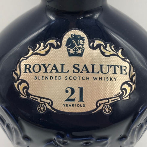 ロイヤルサルート 21年 シグネチャーブレンド 青陶器ボトル 700ml 40% ROYAL SALUTE 1432g【N2】