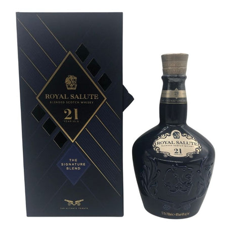ロイヤルサルート 21年 シグネチャーブレンド 青陶器ボトル 700ml 40% ROYAL SALUTE 1432g【N2】