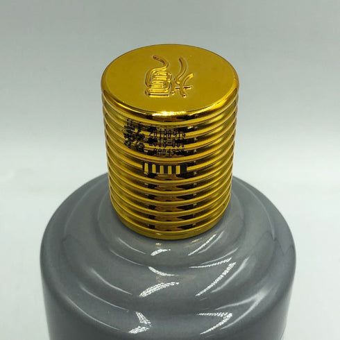 貴州茅台酒 マオタイ酒 五星麦 干支ボトル 戌歳 2018 500ml 53% MOUTAI 中国酒797g【E2】