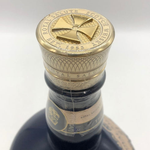 ロイヤルサルート 21年 シグネチャーブレンド 青陶器ボトル 700ml 40% ROYAL SALUTE スコッチウイスキー1418g【U0】