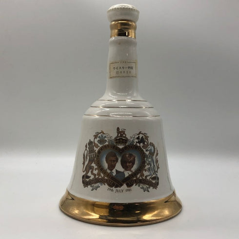 ベルズ チャールズ皇太子 ダイアナ妃 結婚記念陶器ボトル 760ml 43% BELL'S スコッチウイスキー1376g【N2】