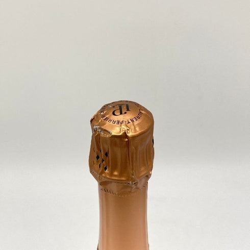 ローランペリエ アレクサンドラ ロゼ 2004 750ml Laurent Perrie Alexandra Rose シャンパン【F4】