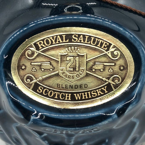 ロイヤルサルート 21年 青 陶器ボトル 700ml 40% ROYAL SALUTE スコッチウイスキー【L4】