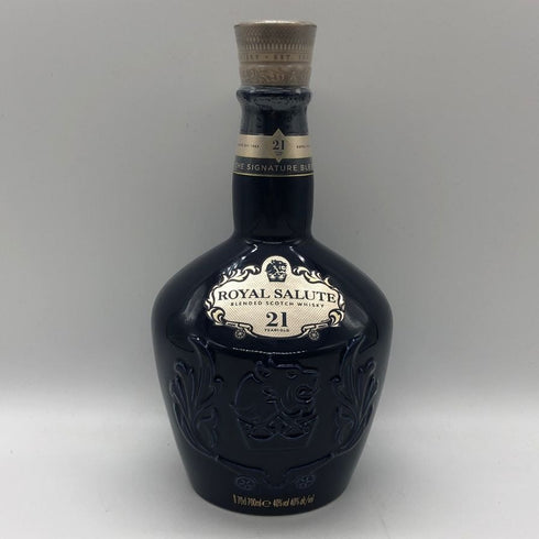 ロイヤルサルート 21年 シグネチャーブレンド 青陶器ボトル 700ml 40% ROYAL SALUTE 1432g【N2】