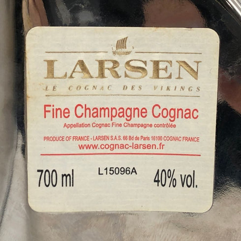 ラーセン バイキング シップ シルバー 700ml 40% LARSEN ブランデー1342g【A0】