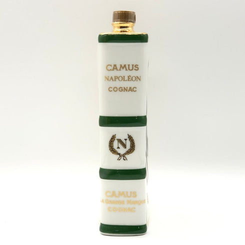 カミュ ナポレオン ブック 白陶器 700ml 40% CAMUS NAPOLEON BOOK スコッチウイスキー1096g【E0】