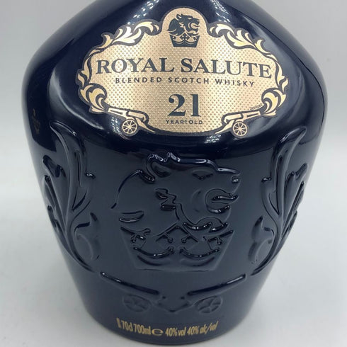 ロイヤルサルート 21年 シグネチャーブレンド 青陶器ボトル 700ml 40% ROYAL SALUTE スコッチウイスキー1426g【B2】