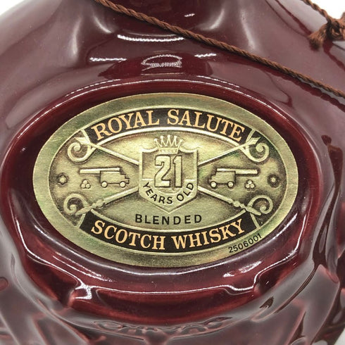 ローヤルサルート 21年 赤 陶器ボトル 700ml 40% ROYAL SALUTE スコッチウイスキー1370g【N4】