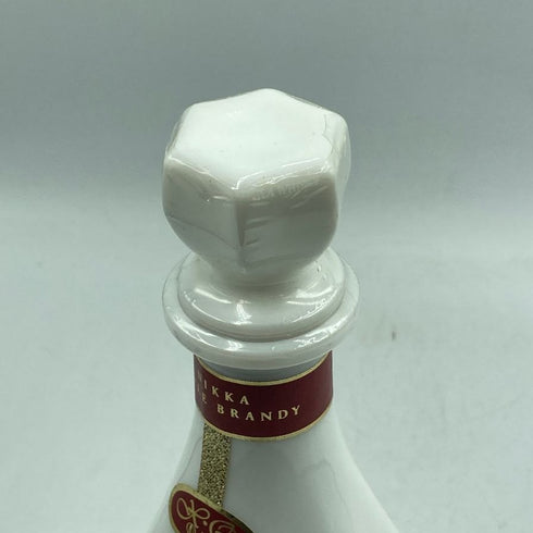 ニッカ ブランデー XO デラックス 陶器ボトル 白 40% 660ml NIKKA DELUXE ブランデー1370g【G3】