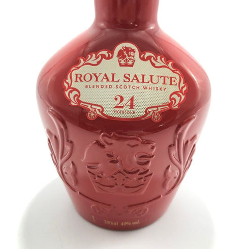 シーバス ブラザーズ ロイヤルサルート 24年 コニャックカスクフィニッシュ 赤陶器ボトル 700ml 40% ROYAL SALUTE CHIVAS BROTHERS 1422g【B2】