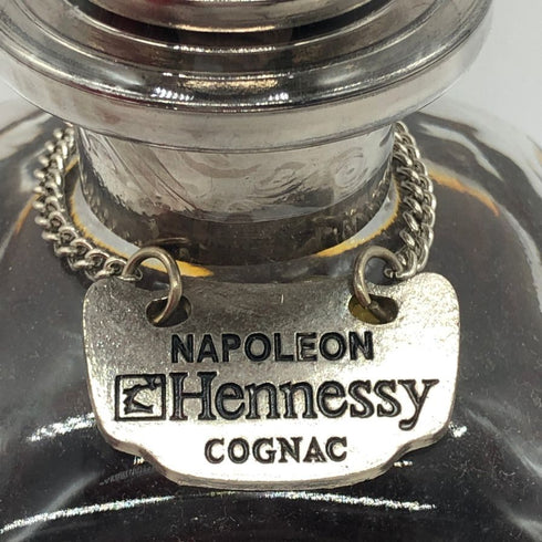ヘネシー ナポレオン シルバートップ 700ml 40% Hennessy Silver Top コニャック【A4】
