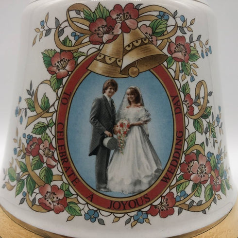 ベル 陶器 ウェディングボトル 白 TO CELEBRATE A JOYOUS WEDDING DAY 750ml 43% BELL'S スコッチウイスキー1272g【M1】