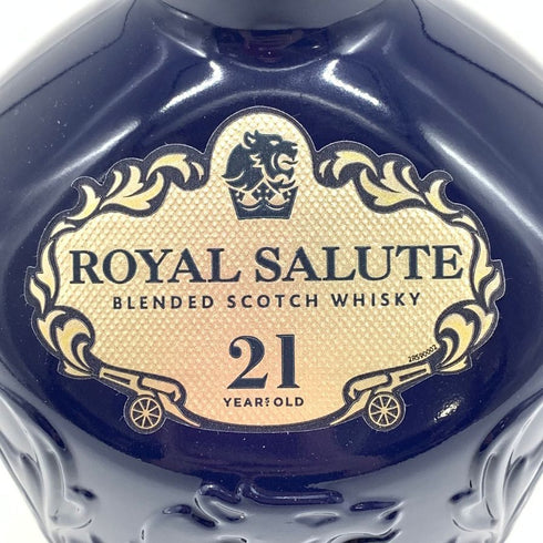 ロイヤルサルート 21年 シグネチャーブレンド 青陶器ボトル 700ml 40% ROYAL SALUTE 1416g【B1】