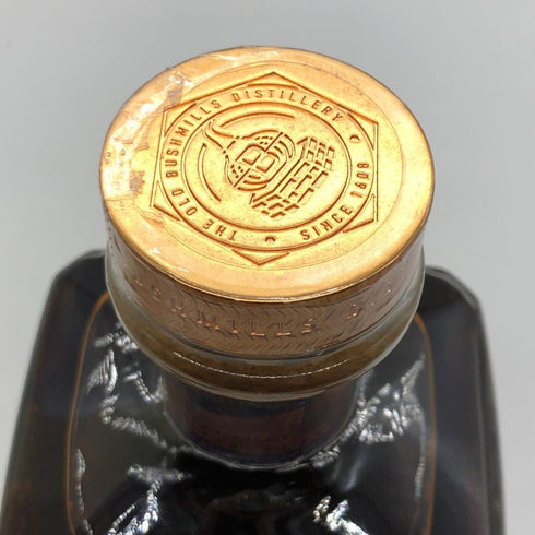 ブッシュミルズ 25年 シングルモルト 700ml 46% BUSHMILLS アイリッシュウイスキー【D2】