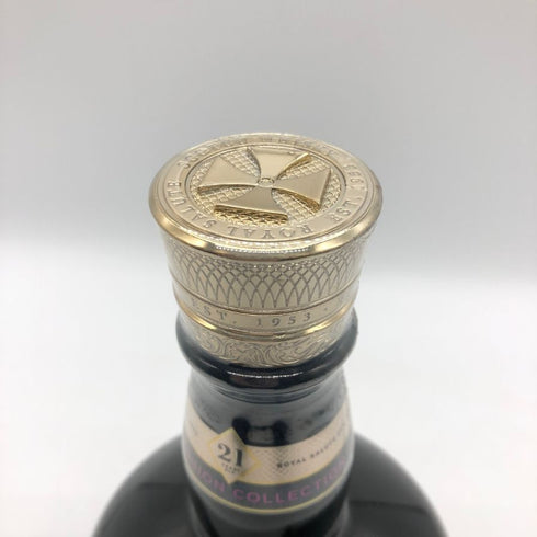 ロイヤル サルート 21年 ファッション コレクション ハリス リード エディション パープル 40% 700ml Royal Salute 21yo The Fashion Collection Harris Reed スコッチウイスキー1407g【D4】
