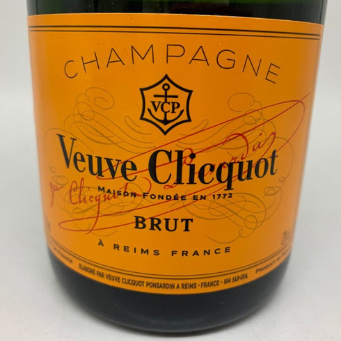 ヴーヴ クリコ ブリュット イエローラベル 750ml 12% VEUVE CLICQUOT YELLOW シャンパン【G2】