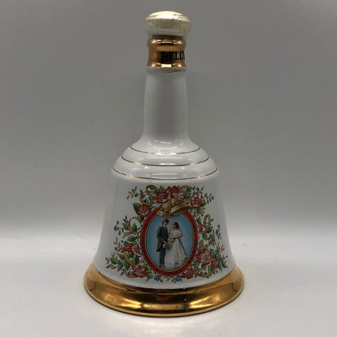 ベルズ チャールズ皇太子 ダイアナ妃 結婚記念ボトル 43% 750ml BELL’S スコッチウイスキー1367g【E2】
