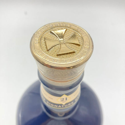 ロイヤルサルート 21年 シグネチャーブレンド 青陶器ボトル 700ml 40% ROYAL SALUTE 1421g【W】