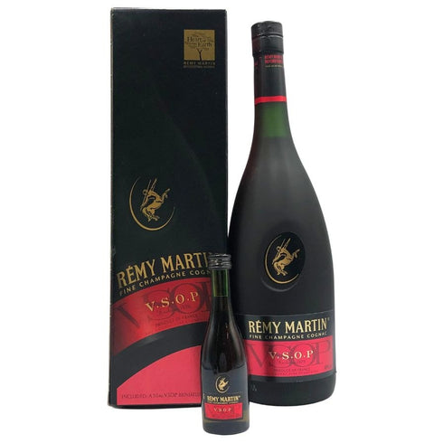 レミーマルタン VSOP ファインシャンパーニュ 赤ラベル 現行 700ml 40% REMY MARTIN コニャック【Q4】