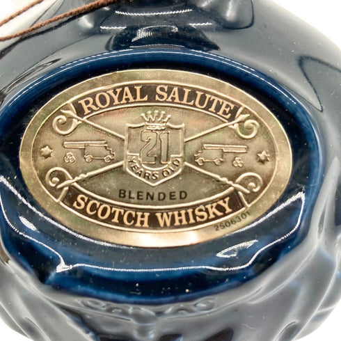 シーバス ブラザーズ ロイヤルサルート 21年 青陶器 700ml 40% Chivas Brothers ROYAL SALUTE 1224g【P】