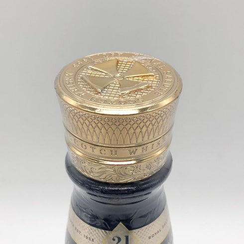 ロイヤルサルート 21年 シグネチャーブレンド 青陶器ボトル 700ml 40% ROYAL SALUTE スコッチウイスキー1432g【F】