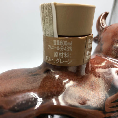 東京都限定◆サントリー ローヤル 干支ボトル 丑歳 茶陶器ボトル 600ml 43% SUNTORY ROYAL 1219g【I1】