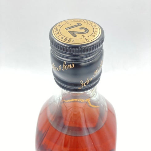 ジョニーウォーカー ブラックラベル 12年 黒キャップ 700ml 40% Johnnie Walker BLACK LABEL【K2】