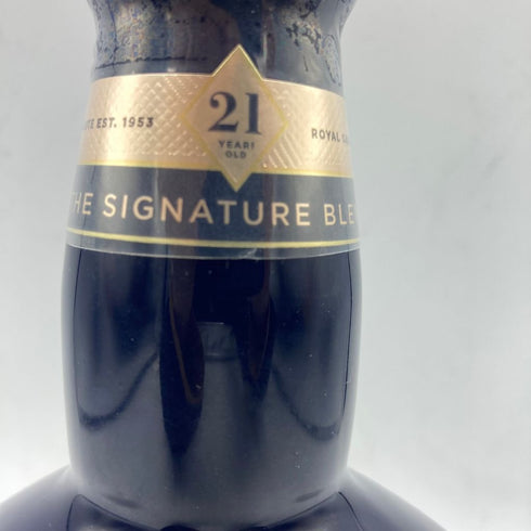 ロイヤルサルート 21年 シグネチャーブレンド 陶器ボトル 700ml 40% ROYAL SALUTE 1430g【I1】
