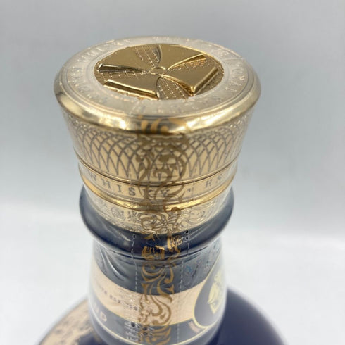 ロイヤルサルート 21年 シグネチャーブレンド 陶器ボトル 700ml 40% ROYAL SALUTE 1430g【I1】