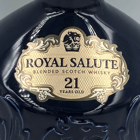 ロイヤルサルート 21年 青陶器 700ml 1366g ROYAL SALUTE【P2】