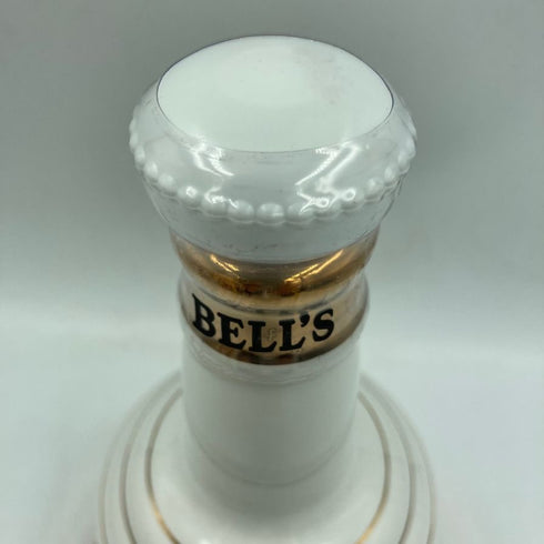 ベルズ エリザベス女王 60歳 生誕記念 白陶器ボトル 750ml 43% BELL'S 1291g【A4】