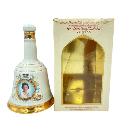 ベルズ エリザベス女王 60歳 生誕記念 白陶器ボトル 750ml 43% BELL'S 1291g【A4】