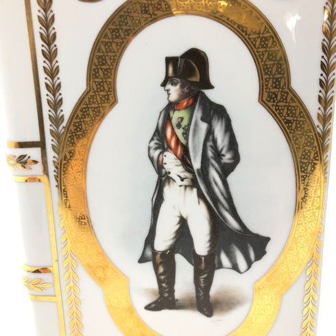 カミュ ナポレオン ブック 白 陶器ボトル 700ml 40% CAMUS NAPOLEON BOOK 1191g【M4】