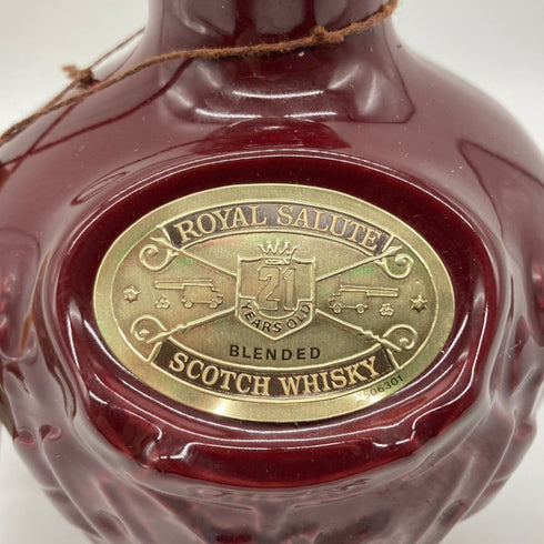 ロイヤルサルート 21年 青陶器 700ml 40% ROYAL SALUTE 1353g【L】