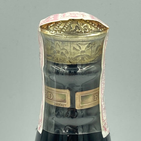 シーバス ブラザーズ ロイヤルサルート LXX 陶器ボトル 700ml 40% 1277g CHIVAS BROTHER'S ROYAL SALUTE【Y1】